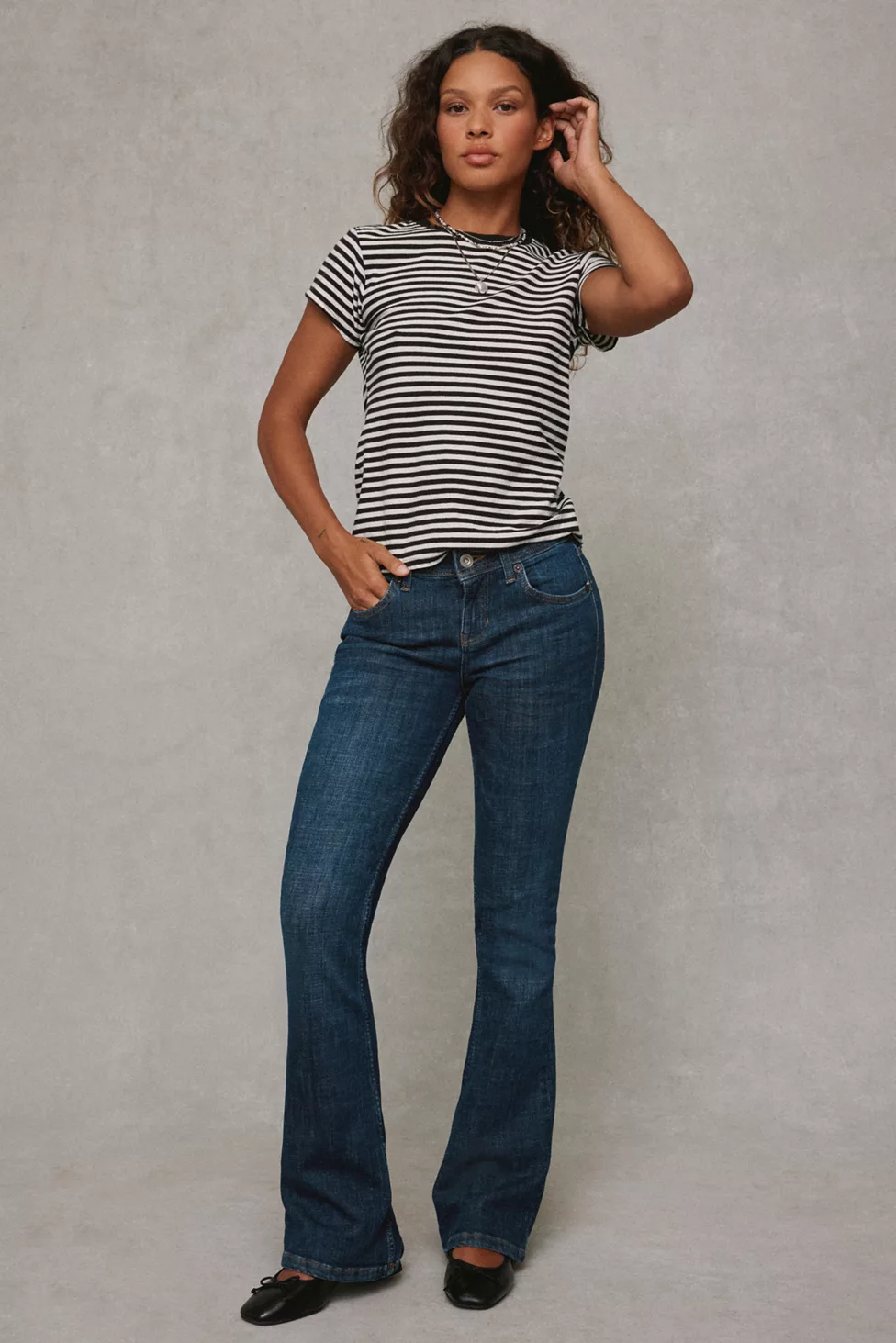 BDG Brooke Low-Rise Flare Jeans - Kansas Wash
