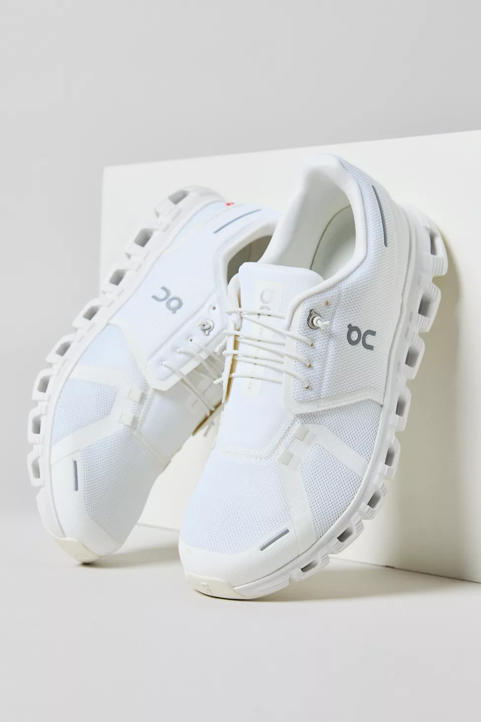 On Men's Cloud 6 Sneakers - White | White