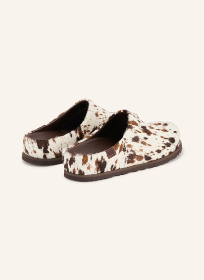 UGG Pantoletten OTZO WESTERN – CREME / DUNKELBRAUN / BRAUN