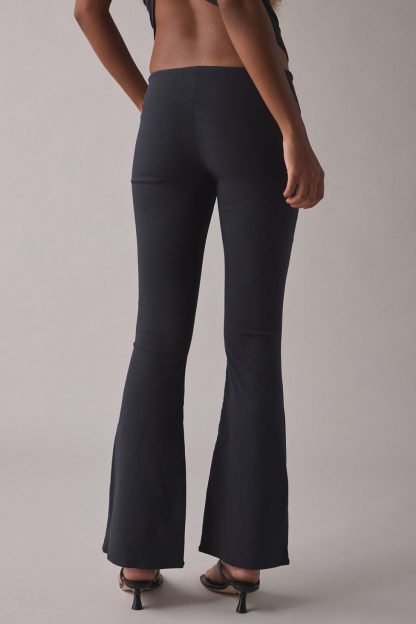 Kimchi Blue Hailey Stretch Pull-On Low-Rise Flare Pants - Black