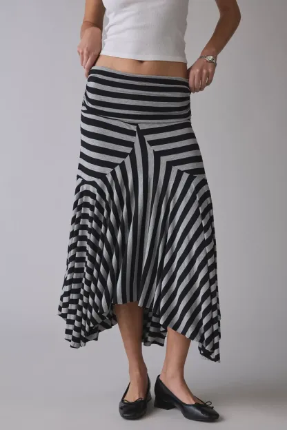 Kimchi Blue Jessica Asymmetric Low-Rise Midi Skirt - Black Multi