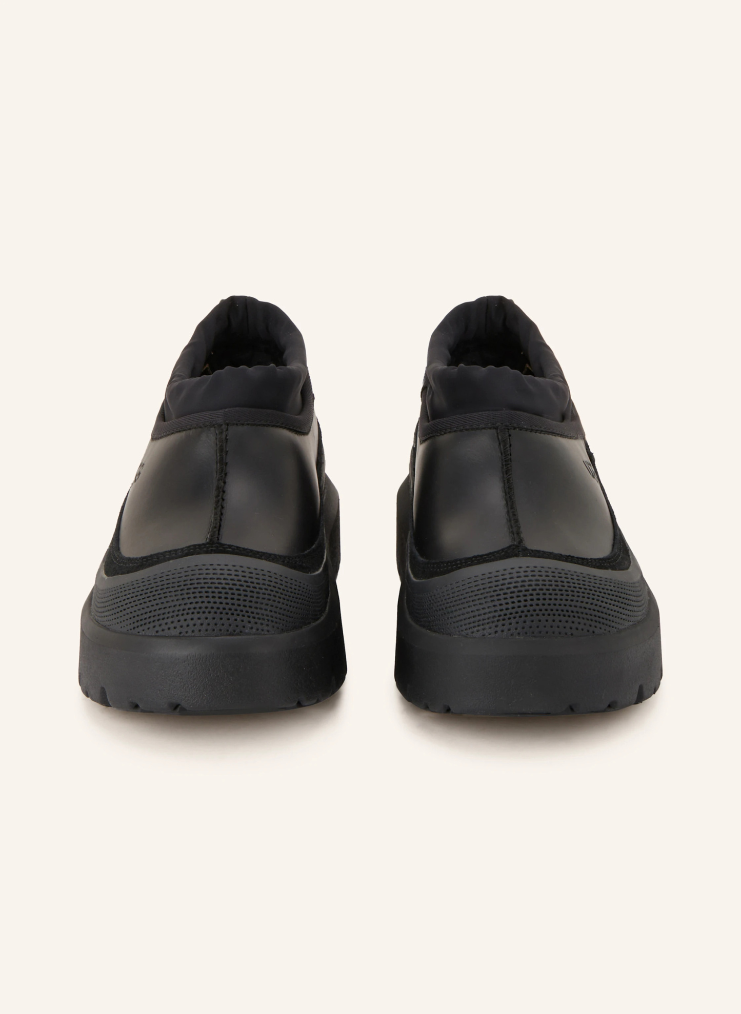 UGG Slipper TASMAN WEATHER HYBRID – SCHWARZ