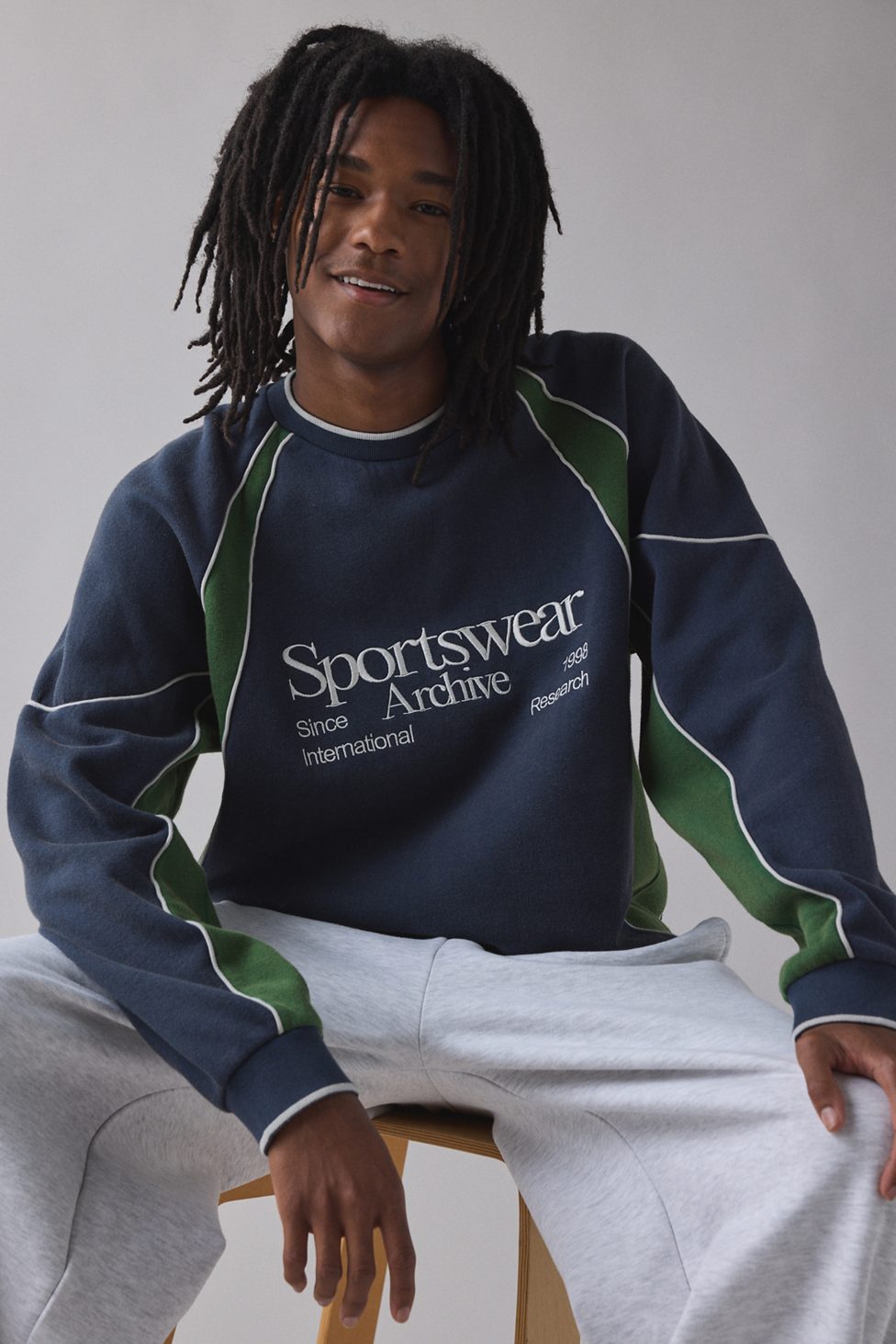 iets frans… Sporty Paneled Crew Neck Sweatshirt - Navy