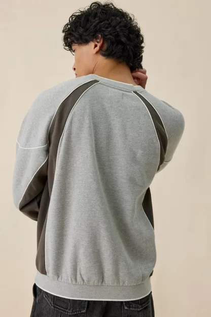 iets frans… Sporty Paneled Crew Neck Sweatshirt - Grey