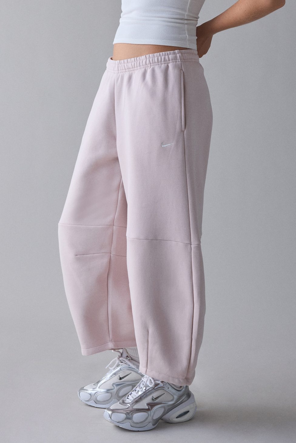 Nike Sportswear Phoenix Fleece Loose Mid-Rise Barrel Pants - Silt Red/Sail