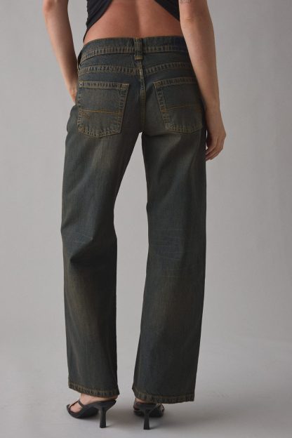 BDG Kayla Wash Effect Low-Rise Jeans - Brown Wash