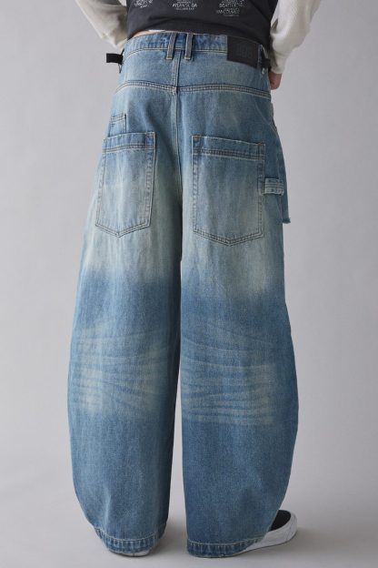 BDG Cocoon Fit Utility Jeans - Vintage Denim Light