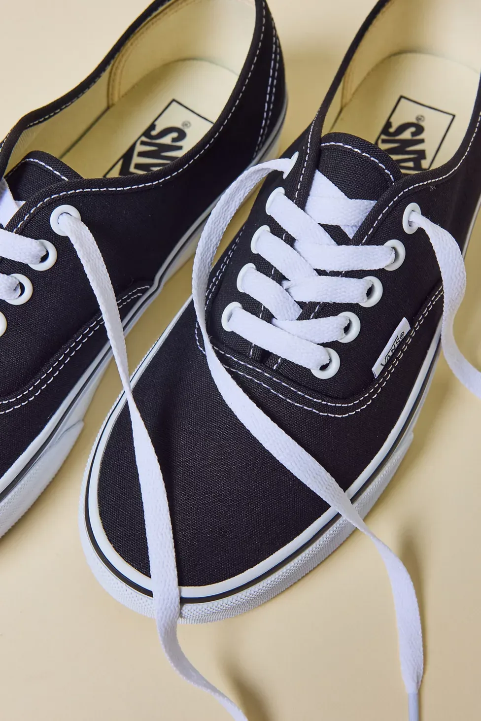 Vans Authentic Sneakers - Black