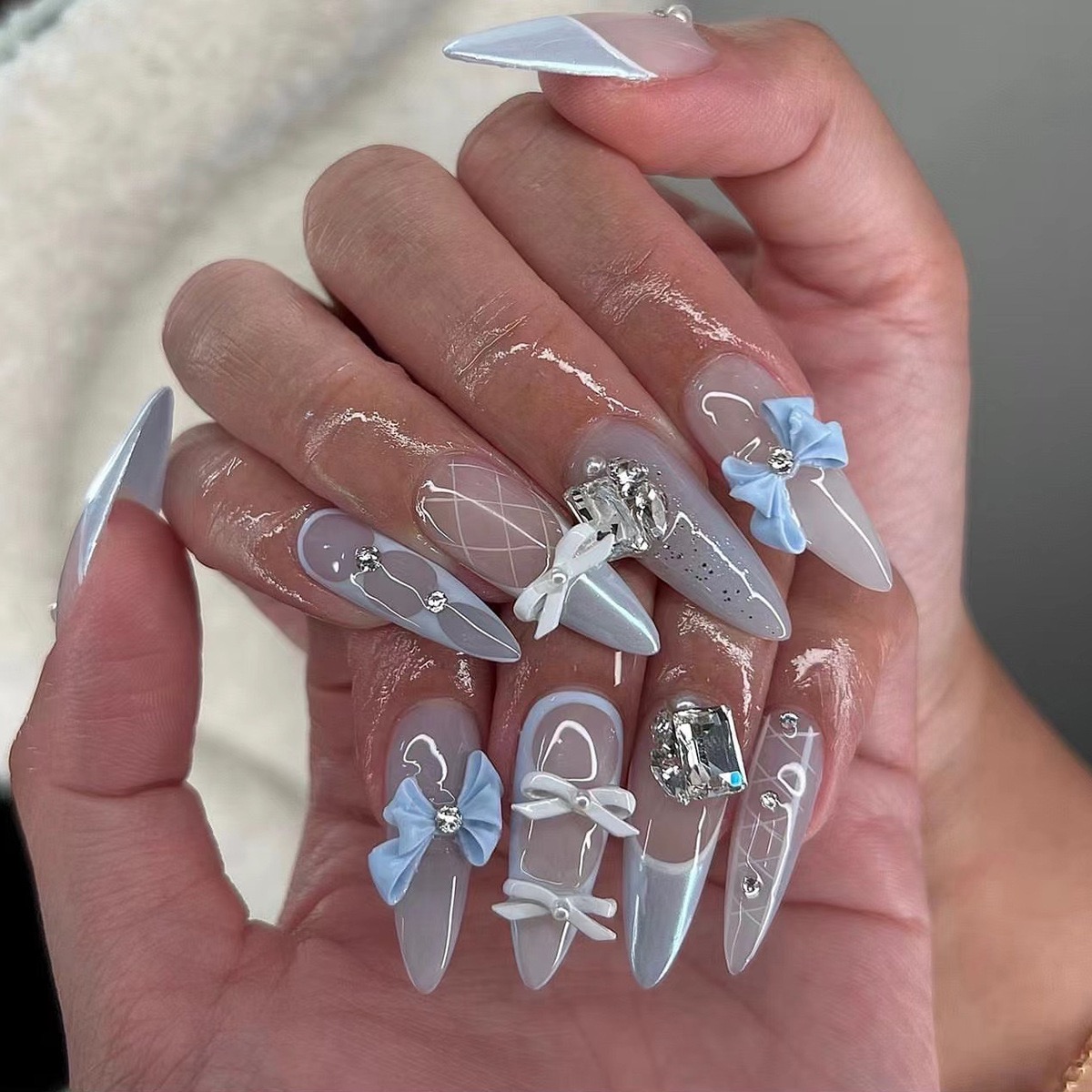 Elegant Bow & Crystal Embellished Stiletto Handmade Press - On Nails,Creative Style,almond