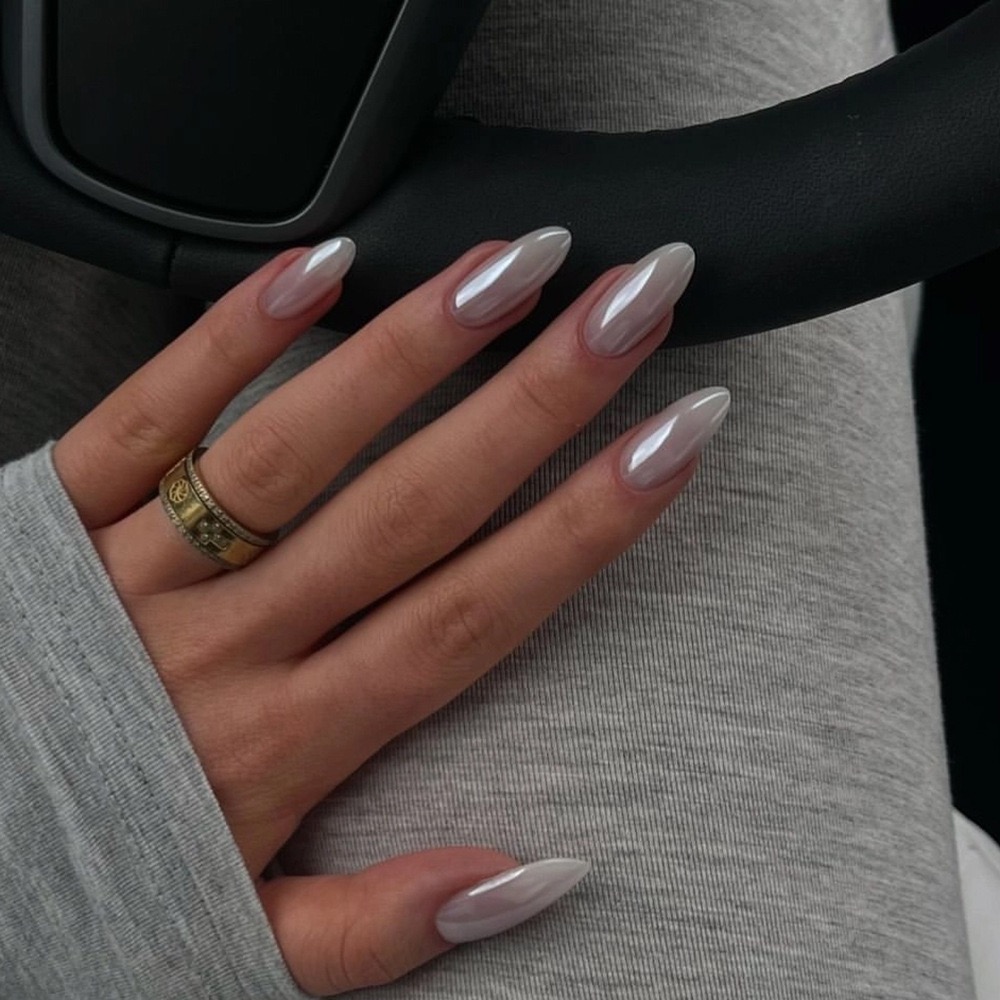 Sleek and Shimmery Almond - shaped Press - On Nails,Classic Solid Colors,almond