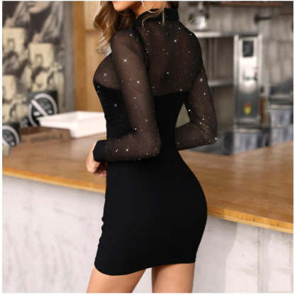 Φόρεμα Stevie Mesh με γκλίτερ ύφασμα και κοψίματα στο λαιμό, μακρυμάνικο και ελαστικό μίνι φόρεμα