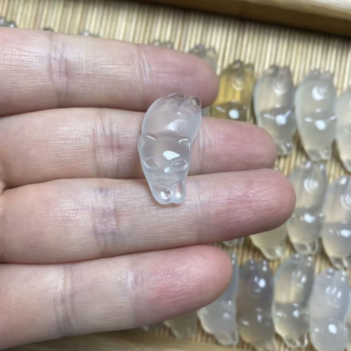 Natural Chalcedony Crawling Cat Pendant, High Ice Agate Kitty Charm for DIY Necklace Bracelet, Hand-Carved Gemstone Animal Jewelry Accessory