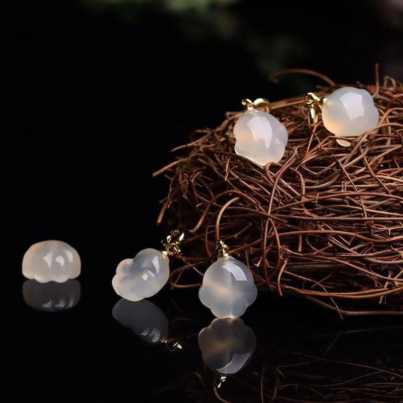 Natural White Agate Cat Paw Charm Pendant, Hand Carved Chalcedony DIY Jewelry Making Accessory, Cute Animal Paw Gemstone Pendant