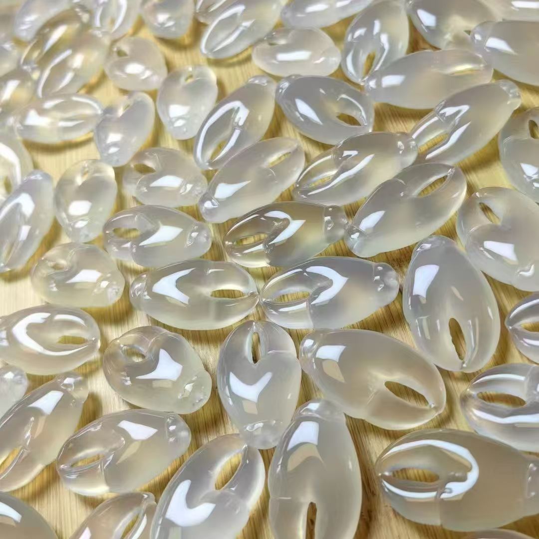 Natural White Agate Claw Pendant Chalcedony Carved Gemstone DIY Bracelet Jewelry Charm26022110