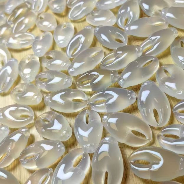 Natural White Agate Claw Pendant Chalcedony Carved Gemstone DIY Bracelet Jewelry Charm26022110