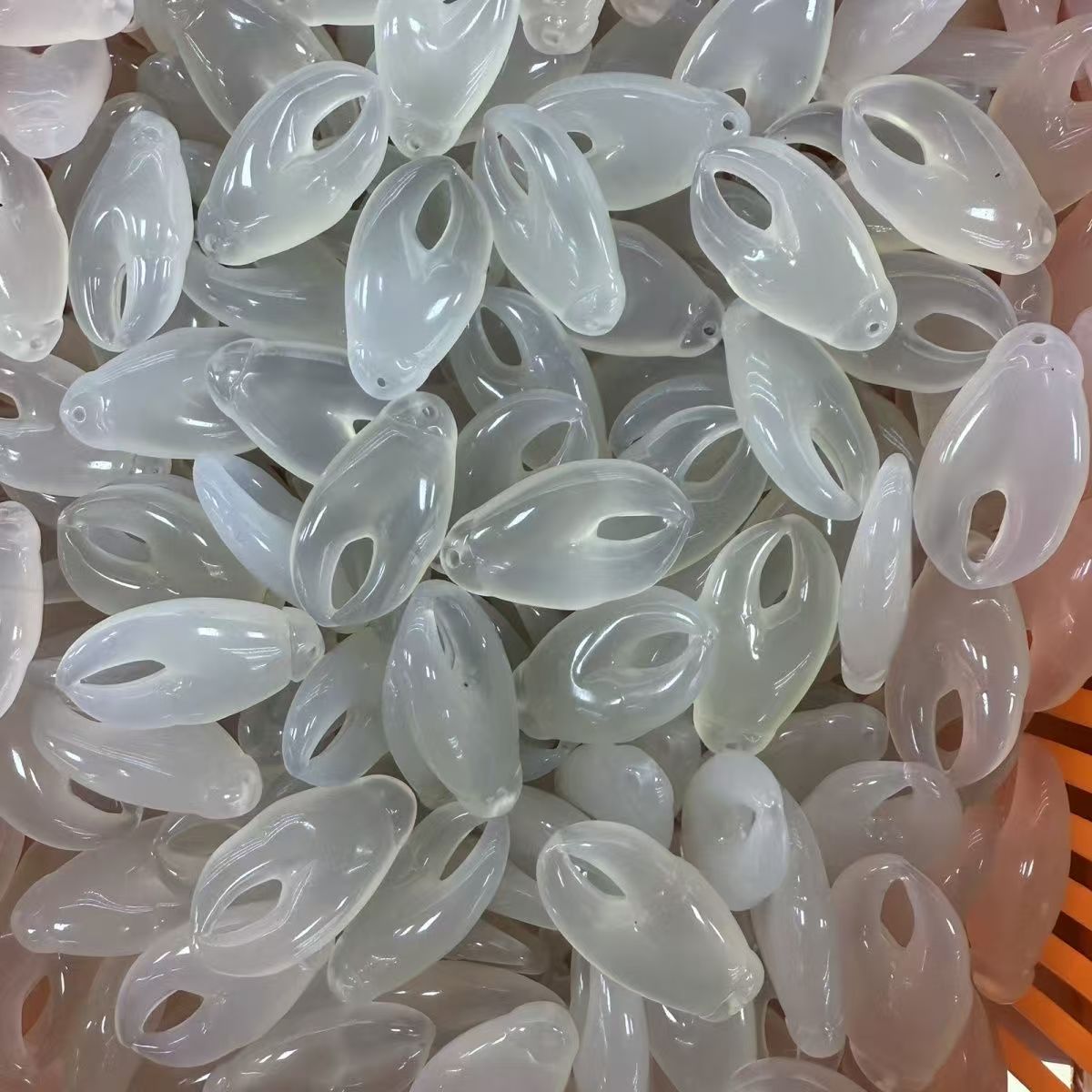 Natural White Agate Claw Pendant Chalcedony Carved Gemstone DIY Bracelet Jewelry Charm26022110