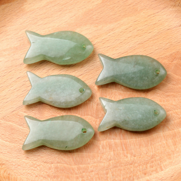 Natural Crystal Fish Pendant, Small Agate Animal Charm for DIY Necklace, Bag Charm, Keychain Accessory and Handmade Jewelry Making