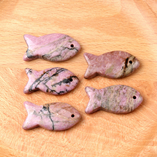 Natural Crystal Fish Pendant, Small Agate Animal Charm for DIY Necklace, Bag Charm, Keychain Accessory and Handmade Jewelry Making