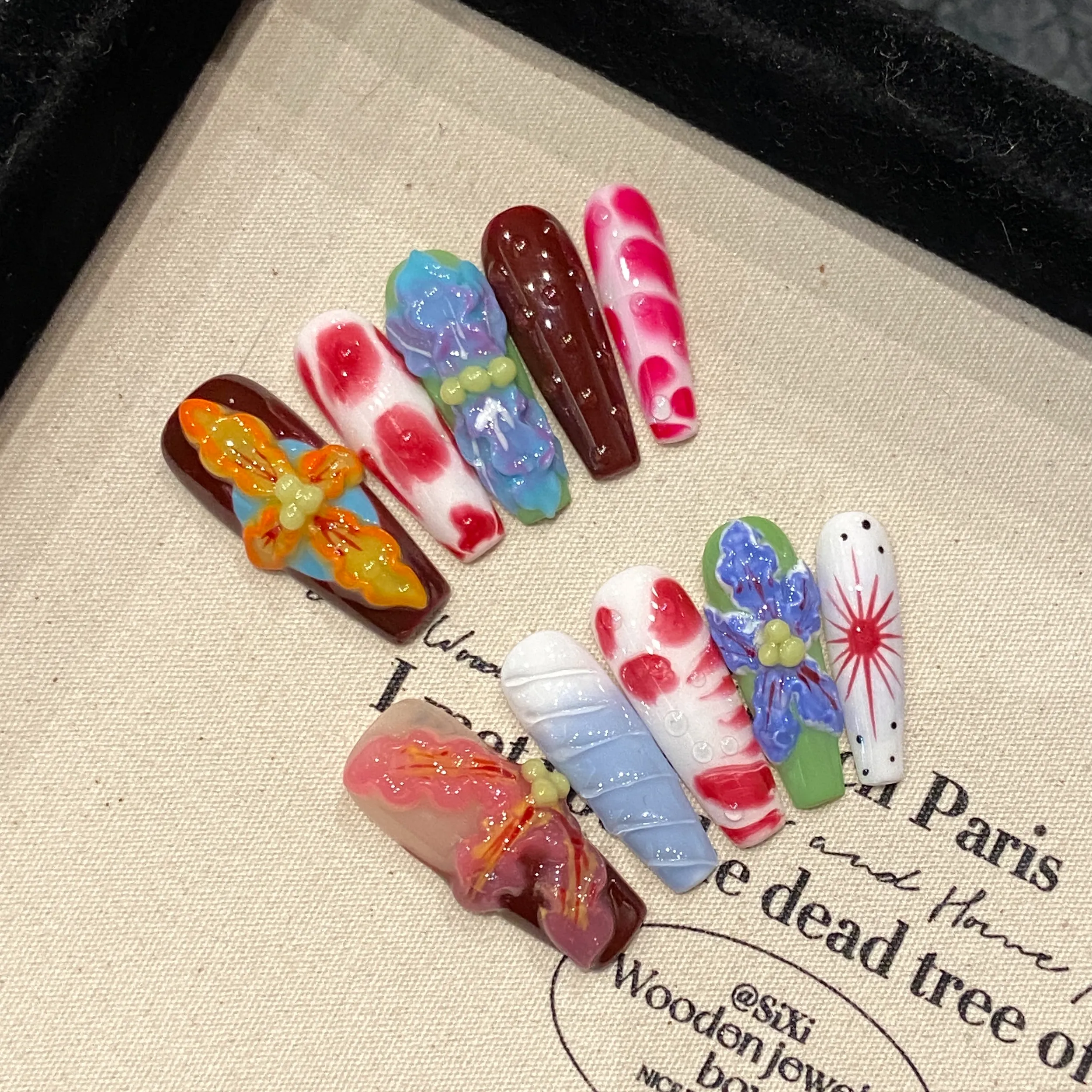 Handcrafted Enchanted Ten Pieces of Press-On Nails YH2501