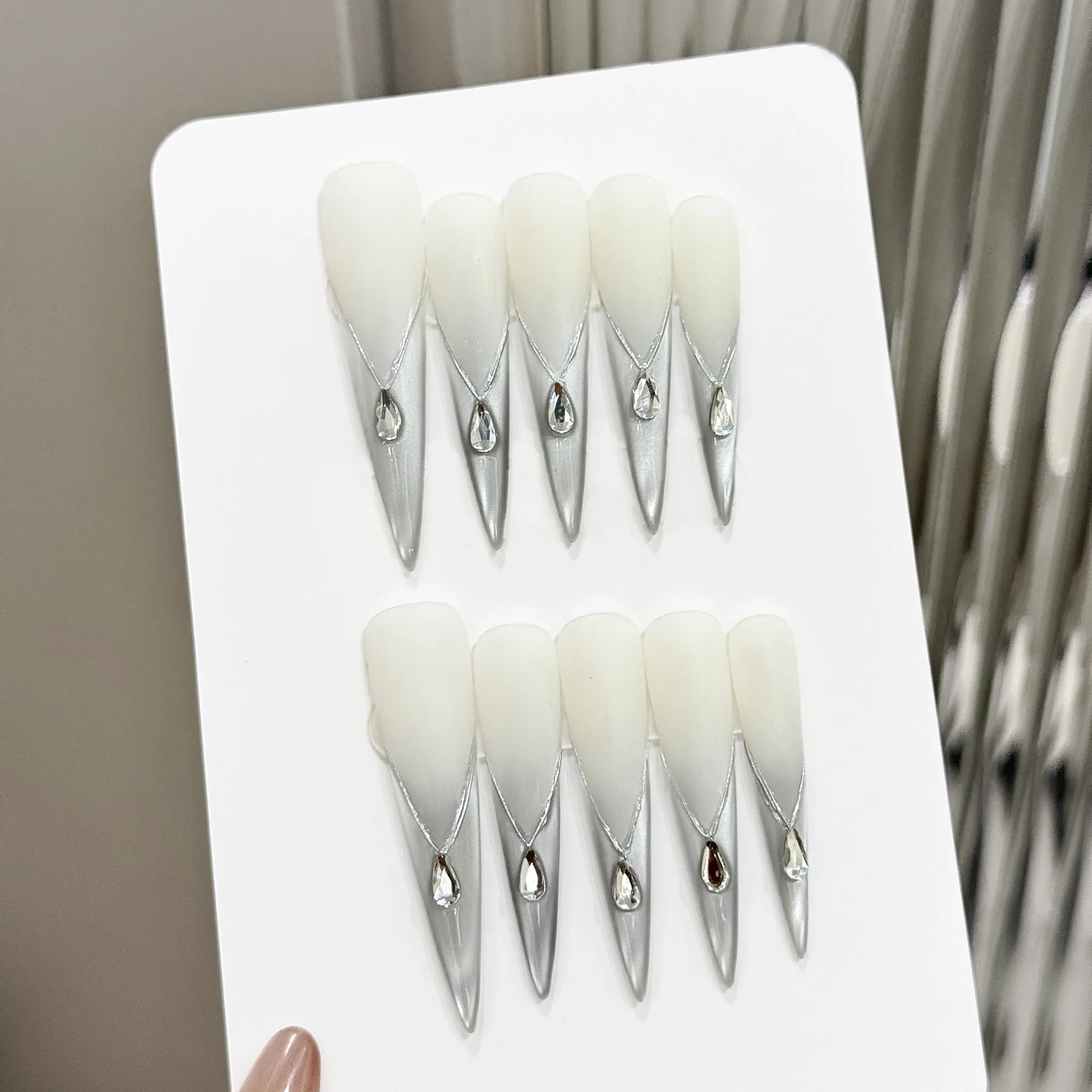 Handcrafted Enchanted Ten Pieces of Press-On Nails YH744