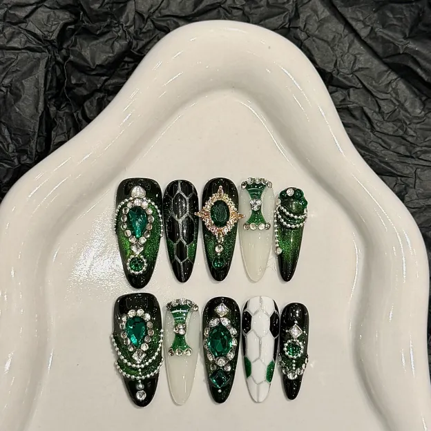 Handcrafted Enchanted Ten Pieces of Press-On Nails YH2599