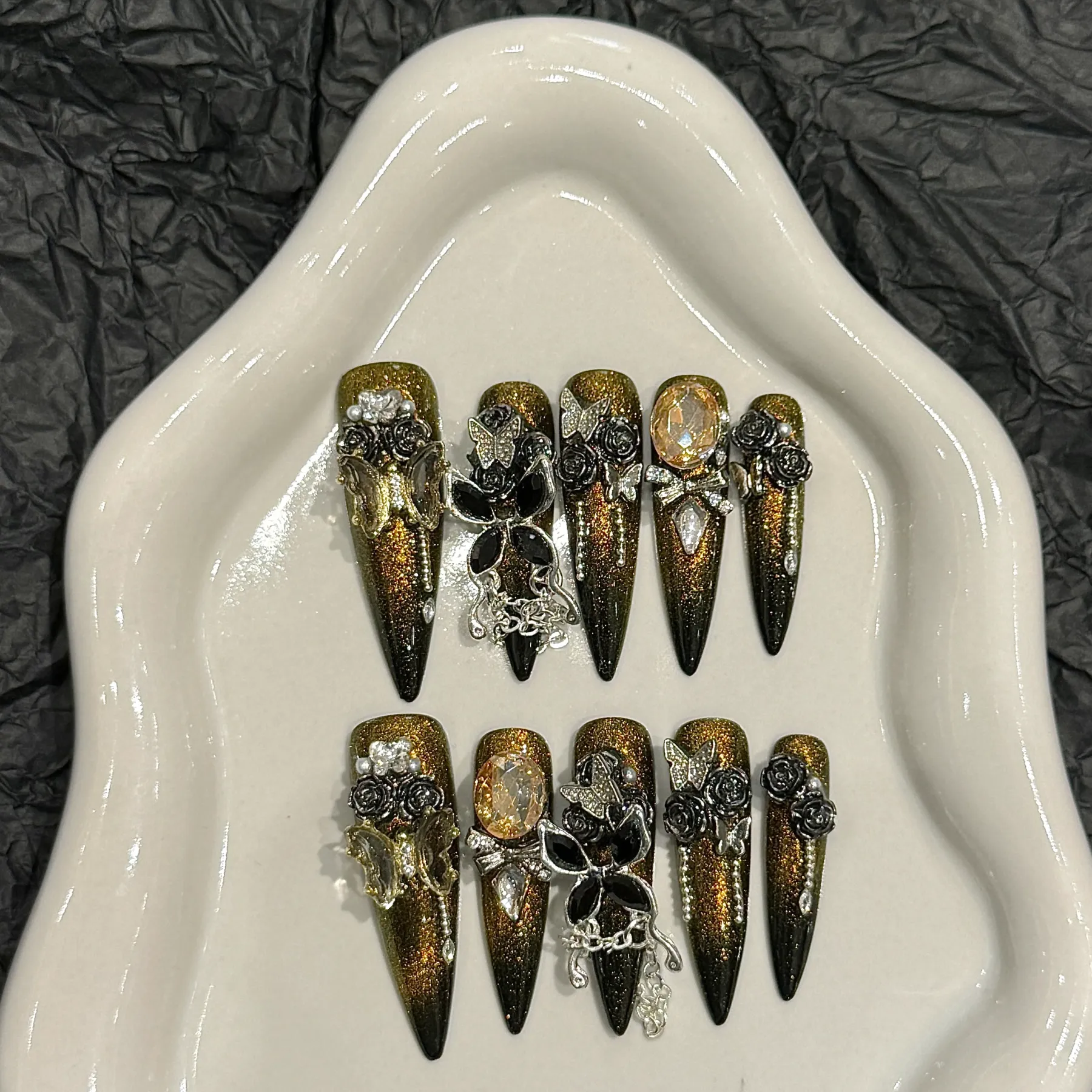 Handcrafted Enchanted Ten Pieces of Press-On Nails YH2561