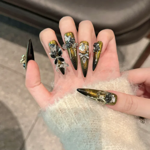 Handcrafted Enchanted Ten Pieces of Press-On Nails YH2561