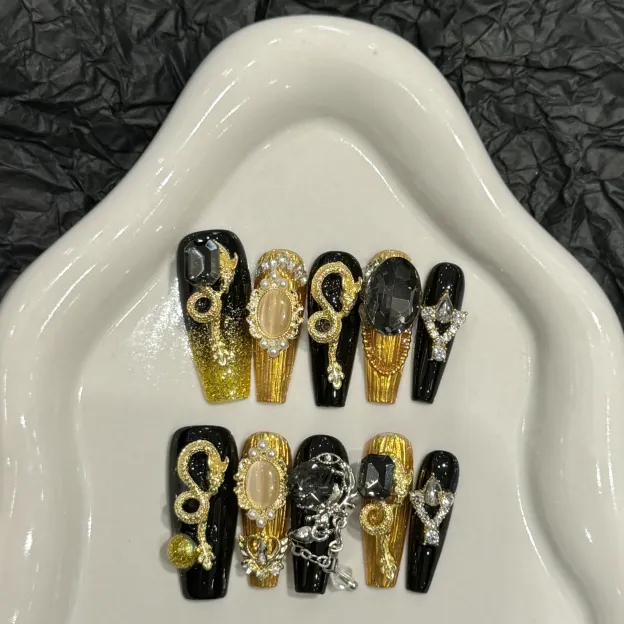 Handcrafted Enchanted Ten Pieces of Press-On Nails YH2560