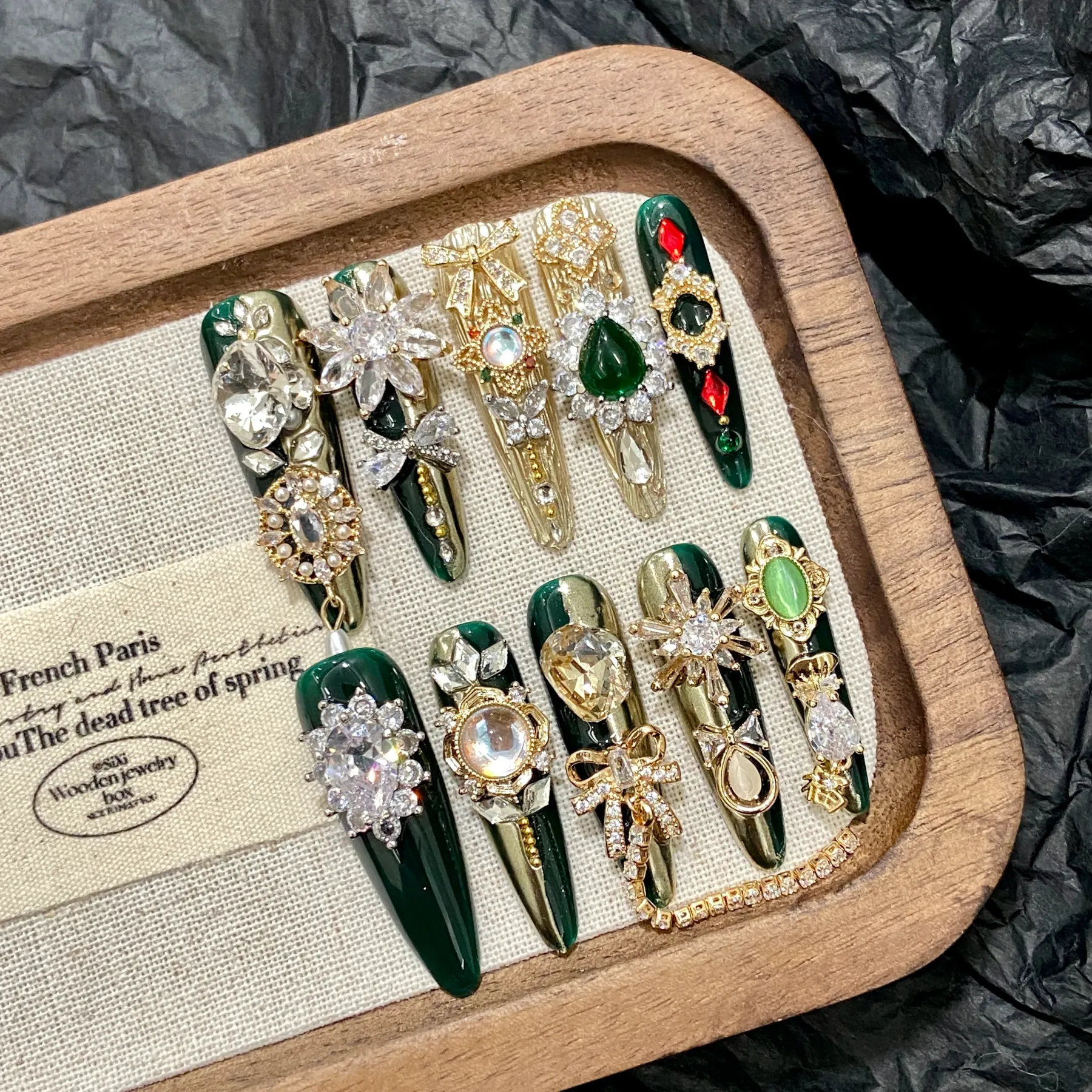 Handcrafted Enchanted Ten Pieces of Press-On Nails YHA4