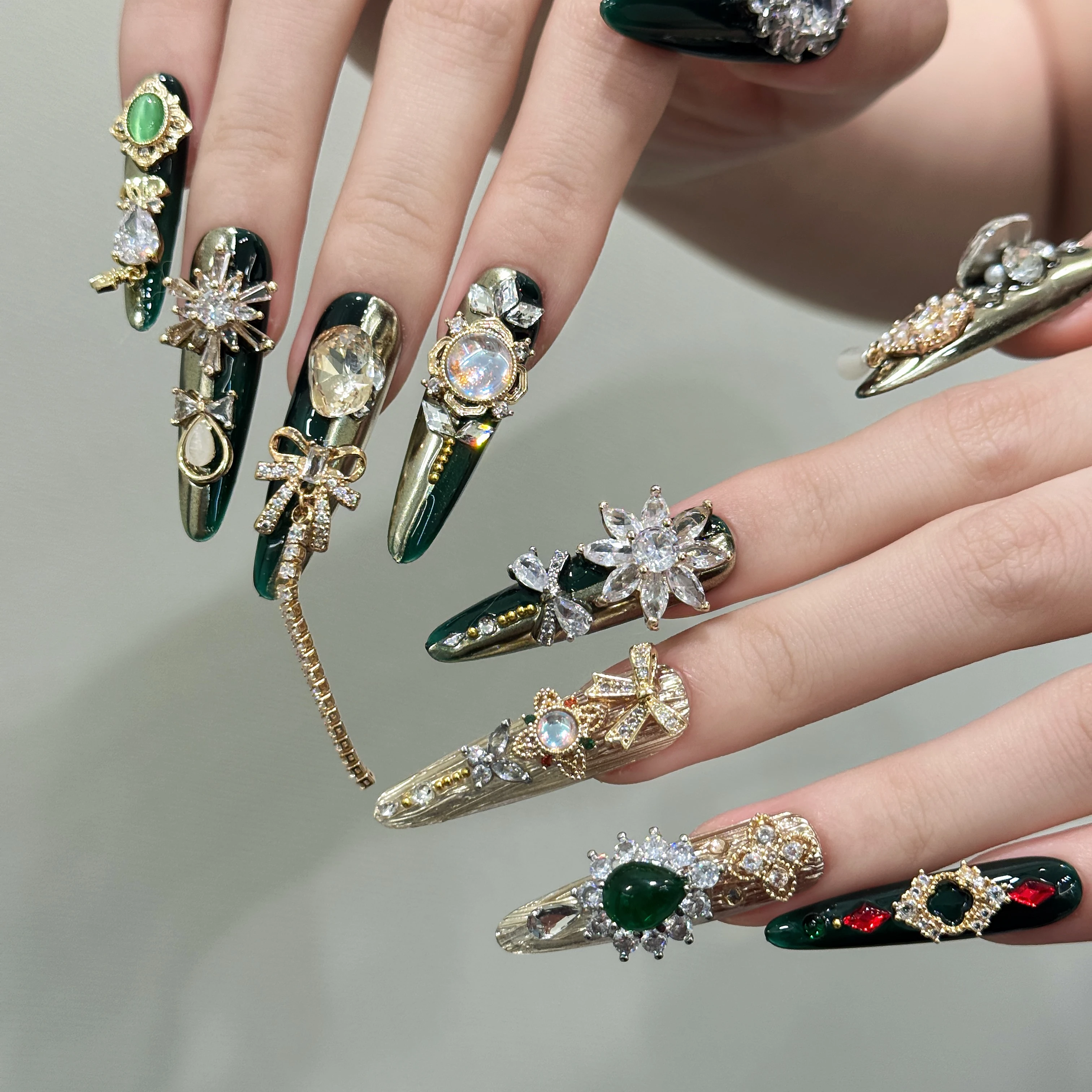 Handcrafted Enchanted Ten Pieces of Press-On Nails YHA4