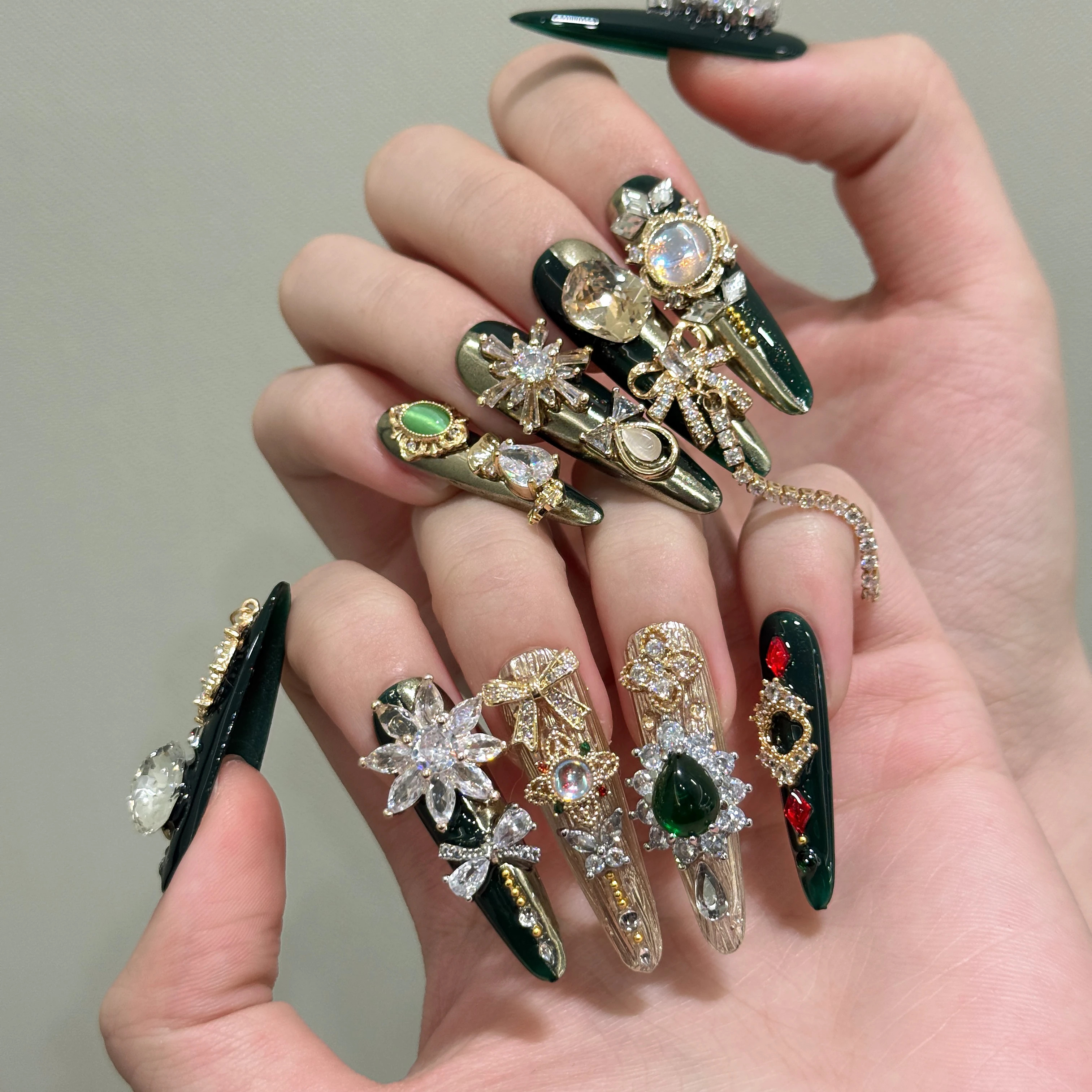 Handcrafted Enchanted Ten Pieces of Press-On Nails YHA4