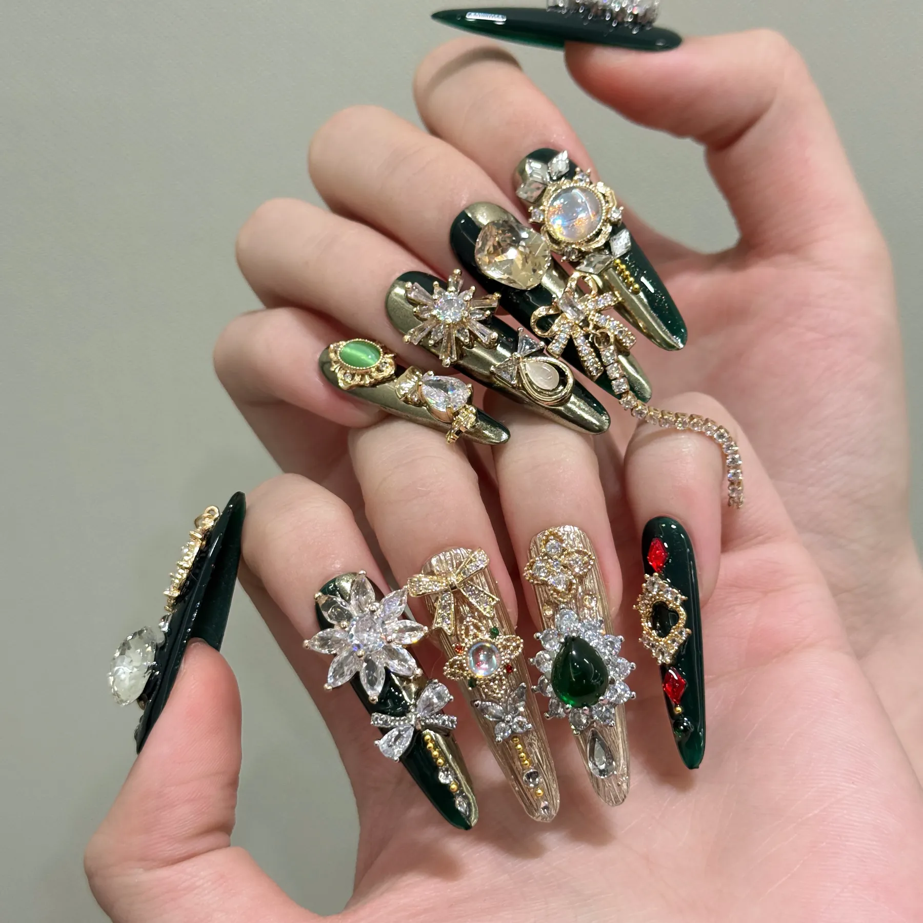 Handcrafted Enchanted Ten Pieces of Press-On Nails YHA4