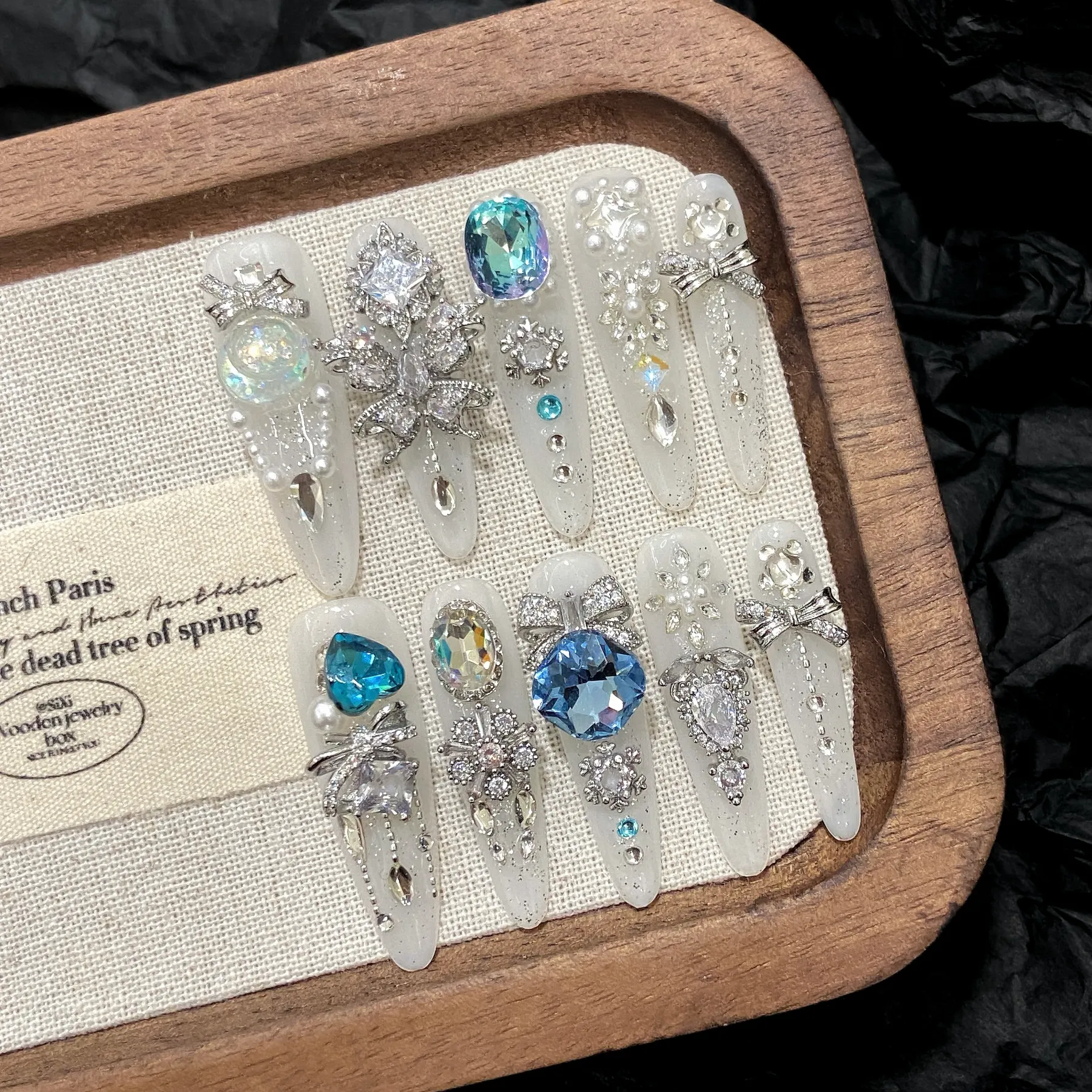 Handcrafted Enchanted Ten Pieces of Press-On Nails YHA2