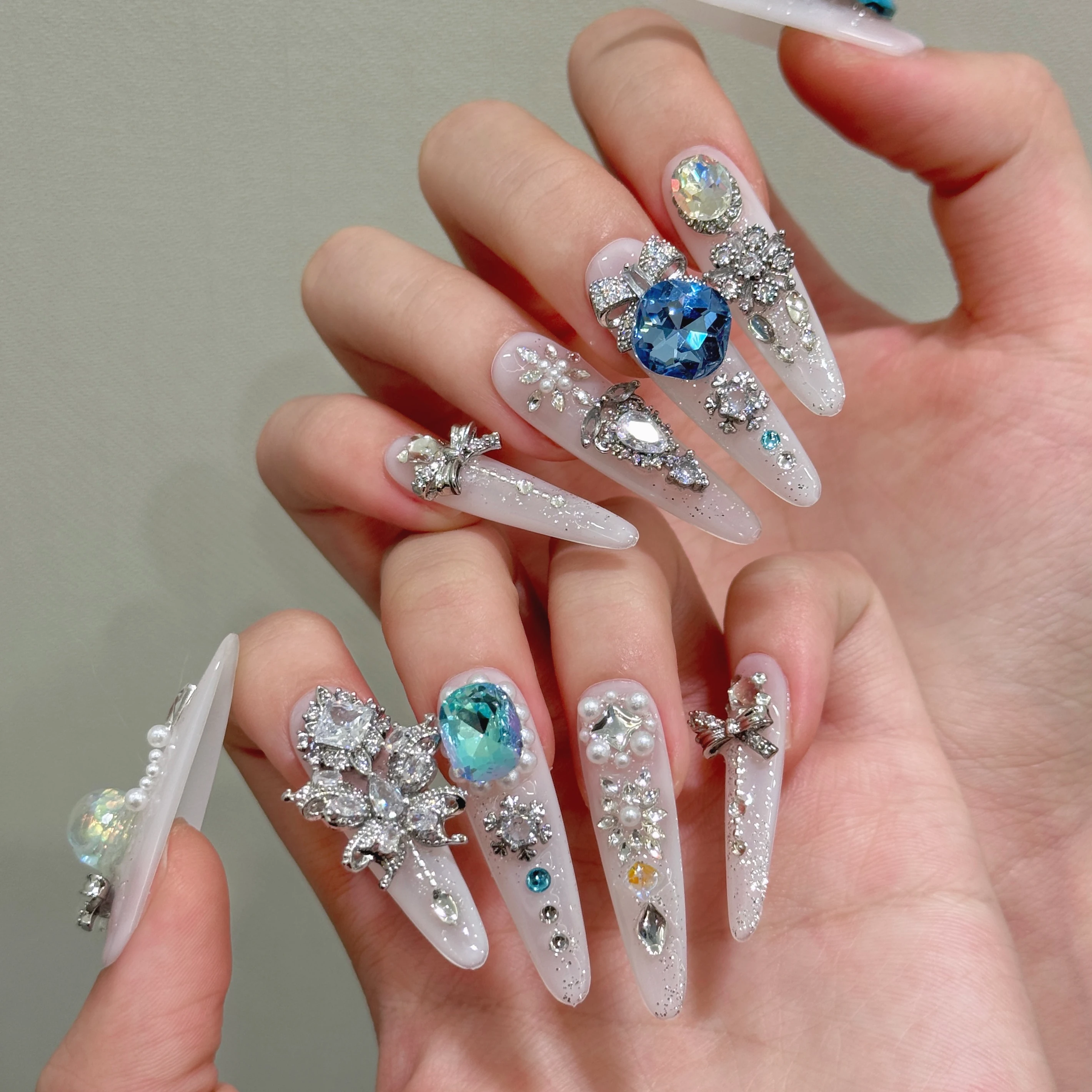 Handcrafted Enchanted Ten Pieces of Press-On Nails YHA2