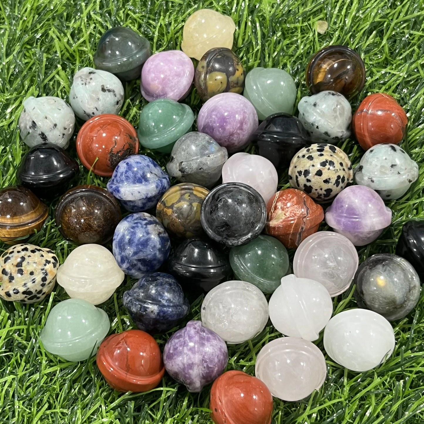 Natural Crystal Mini Planet 20mm Galaxy Carved Gemstone Decorative Ornament