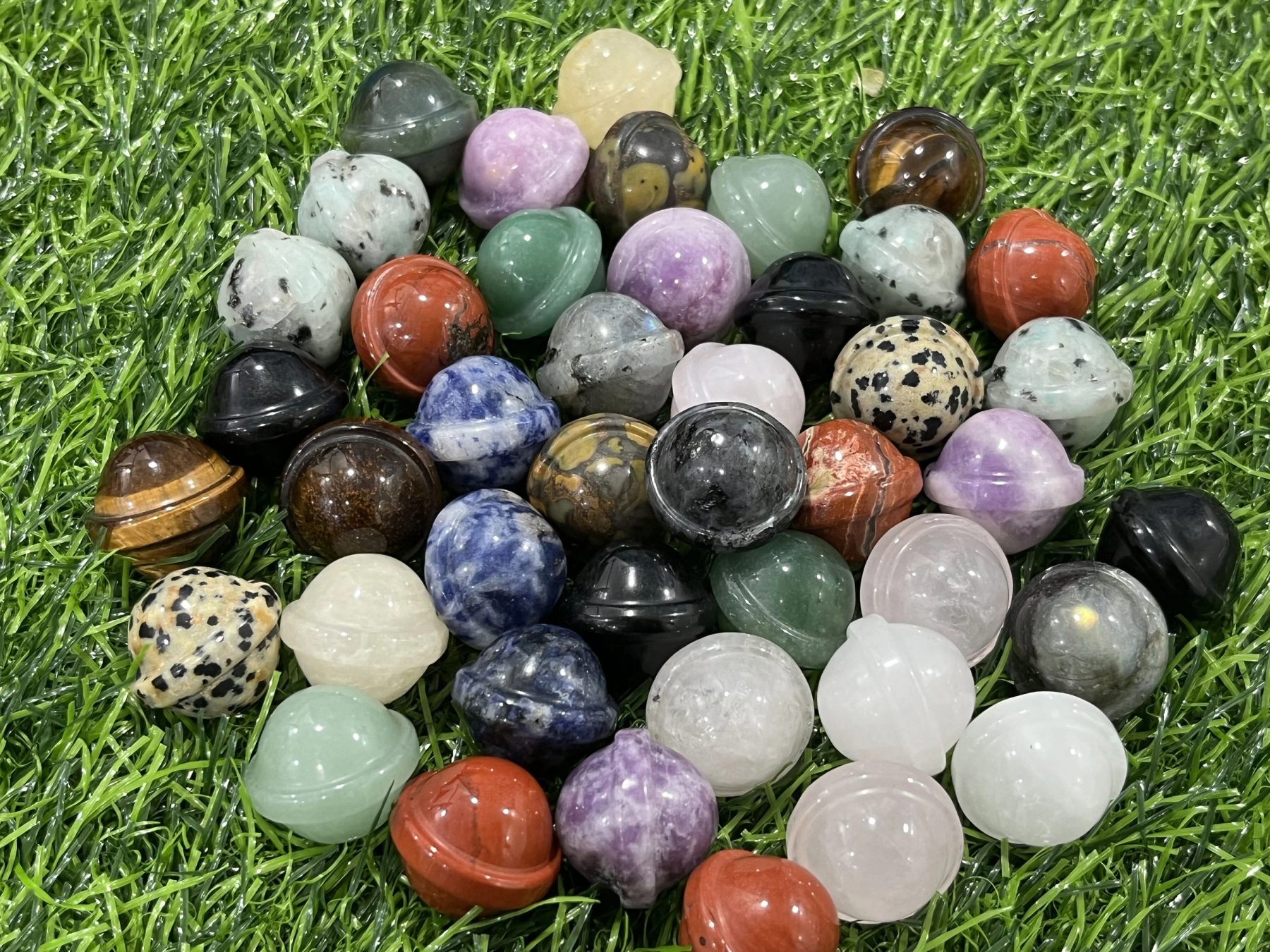 Natural Crystal Mini Planet 20mm Galaxy Carved Gemstone Decorative Ornament