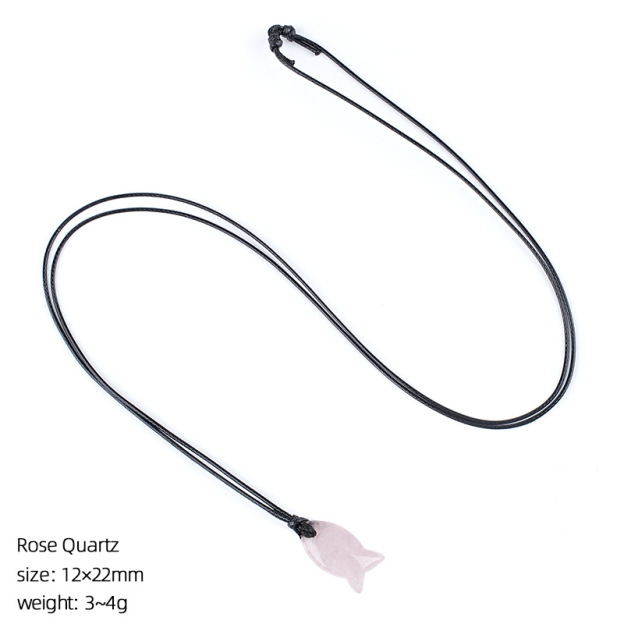 Natural Crystal Fish Necklace, Adjustable Cute Stone Fish Pendant Necklace with Carved Gemstone Charm for Everyday Wear and Gift Styling
