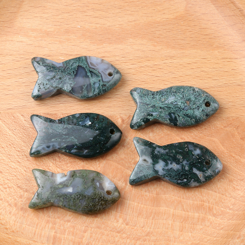 Natural Crystal Fish Pendant, Small Agate Animal Charm for DIY Necklace, Bag Charm, Keychain Accessory and Handmade Jewelry Making