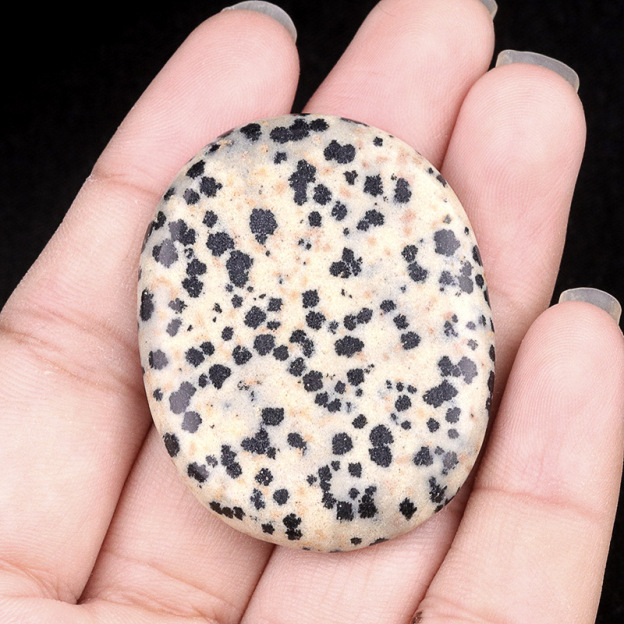 Natural Stone Oval Worry Thumb Stone Palm Relaxation Massage Pocket Stone Smooth Polished Oval Comfort Stone
