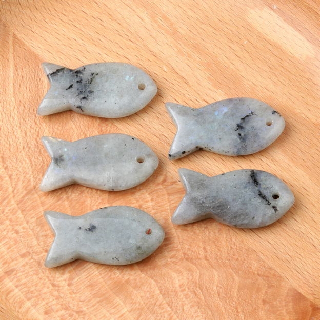 Natural Crystal Fish Pendant, Small Agate Animal Charm for DIY Necklace, Bag Charm, Keychain Accessory and Handmade Jewelry Making