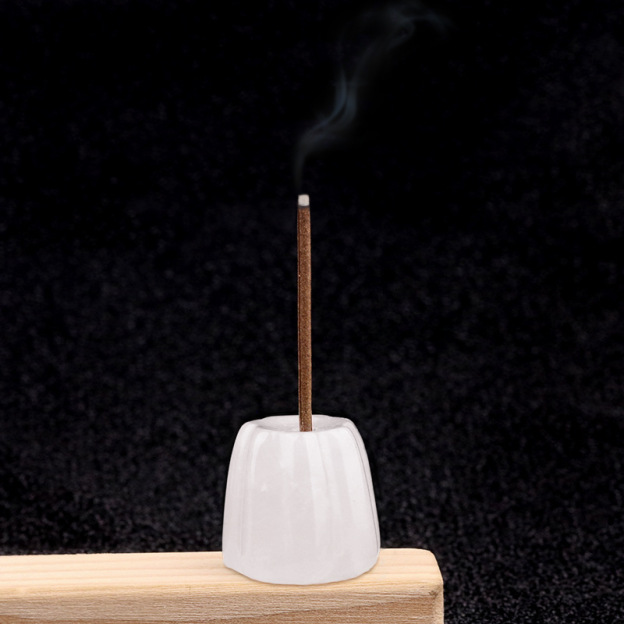 Natural Crystal Flower Incense Holder, Carved Agate Stone Stick Incense Base Mini Aromatherapy Holder Decorative Crystal Burner Ornament