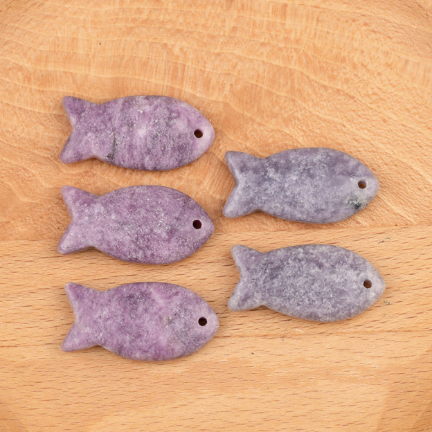 Natural Crystal Fish Pendant, Small Agate Animal Charm for DIY Necklace, Bag Charm, Keychain Accessory and Handmade Jewelry Making