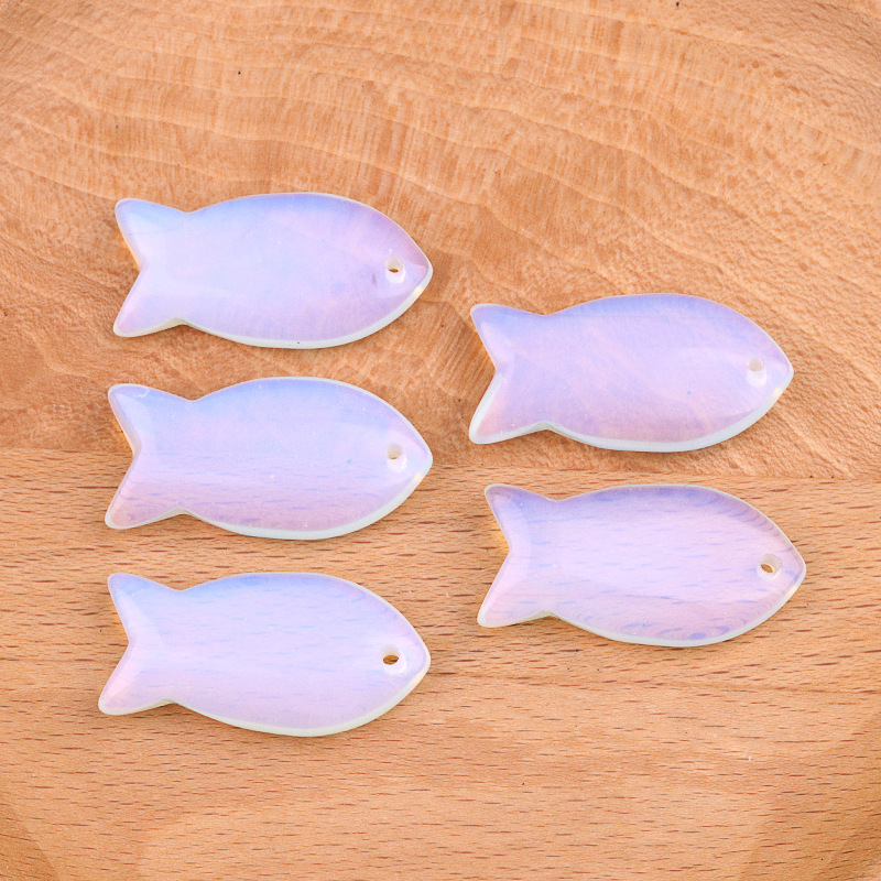 Natural Crystal Fish Pendant, Small Agate Animal Charm for DIY Necklace, Bag Charm, Keychain Accessory and Handmade Jewelry Making