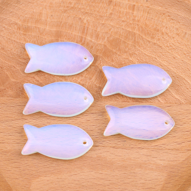 Natural Crystal Fish Pendant, Small Agate Animal Charm for DIY Necklace, Bag Charm, Keychain Accessory and Handmade Jewelry Making