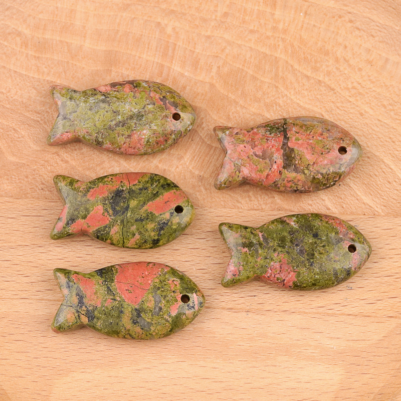 Natural Crystal Fish Pendant, Small Agate Animal Charm for DIY Necklace, Bag Charm, Keychain Accessory and Handmade Jewelry Making