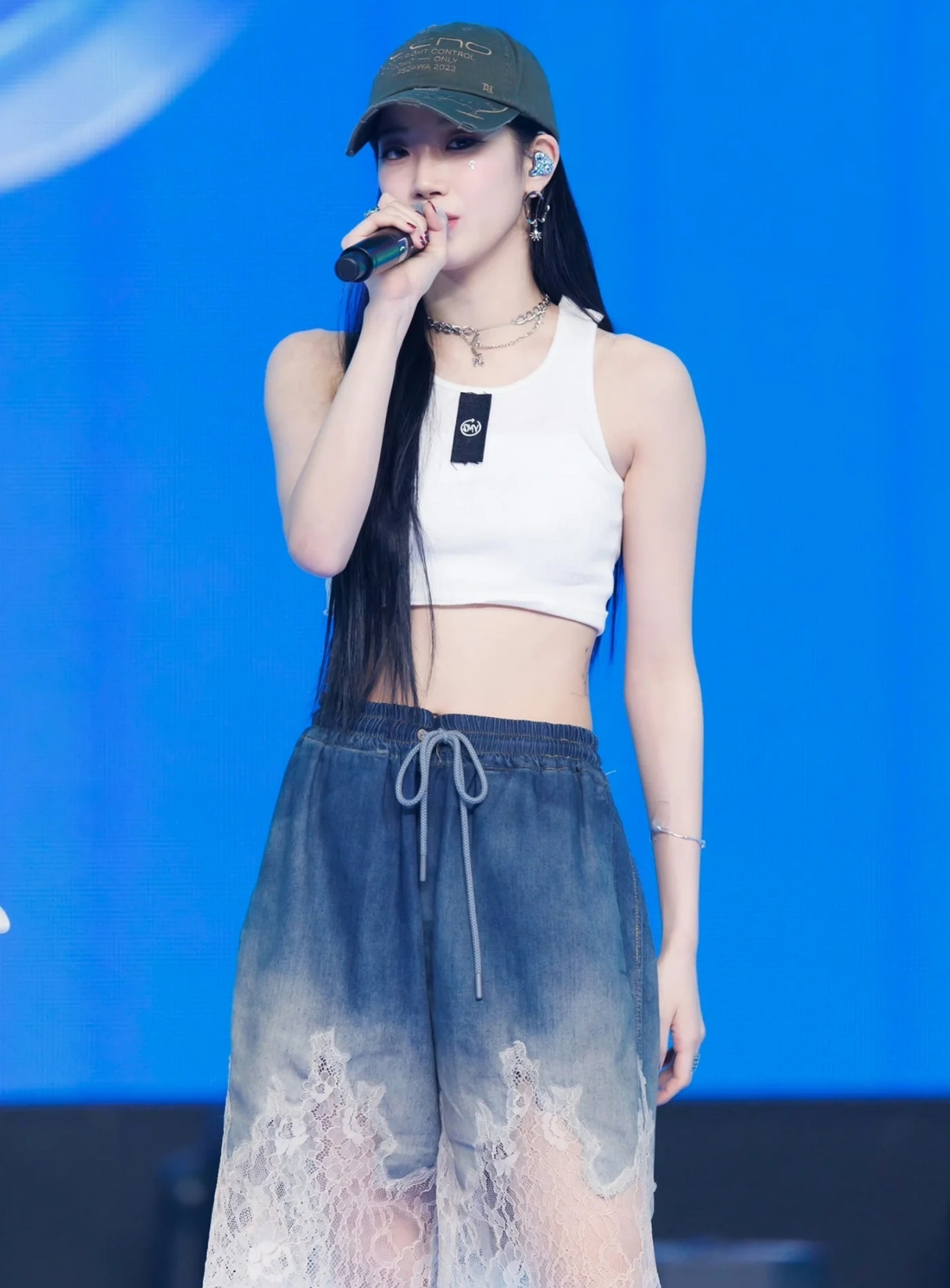  Le Sserafim Kazuha Lace Elegant Top Denim Shorts inspired Set