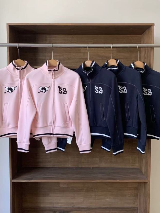 Hearts2hearts Focus Stage Outfit Inspired Cropped Zip-Up Track Jacket