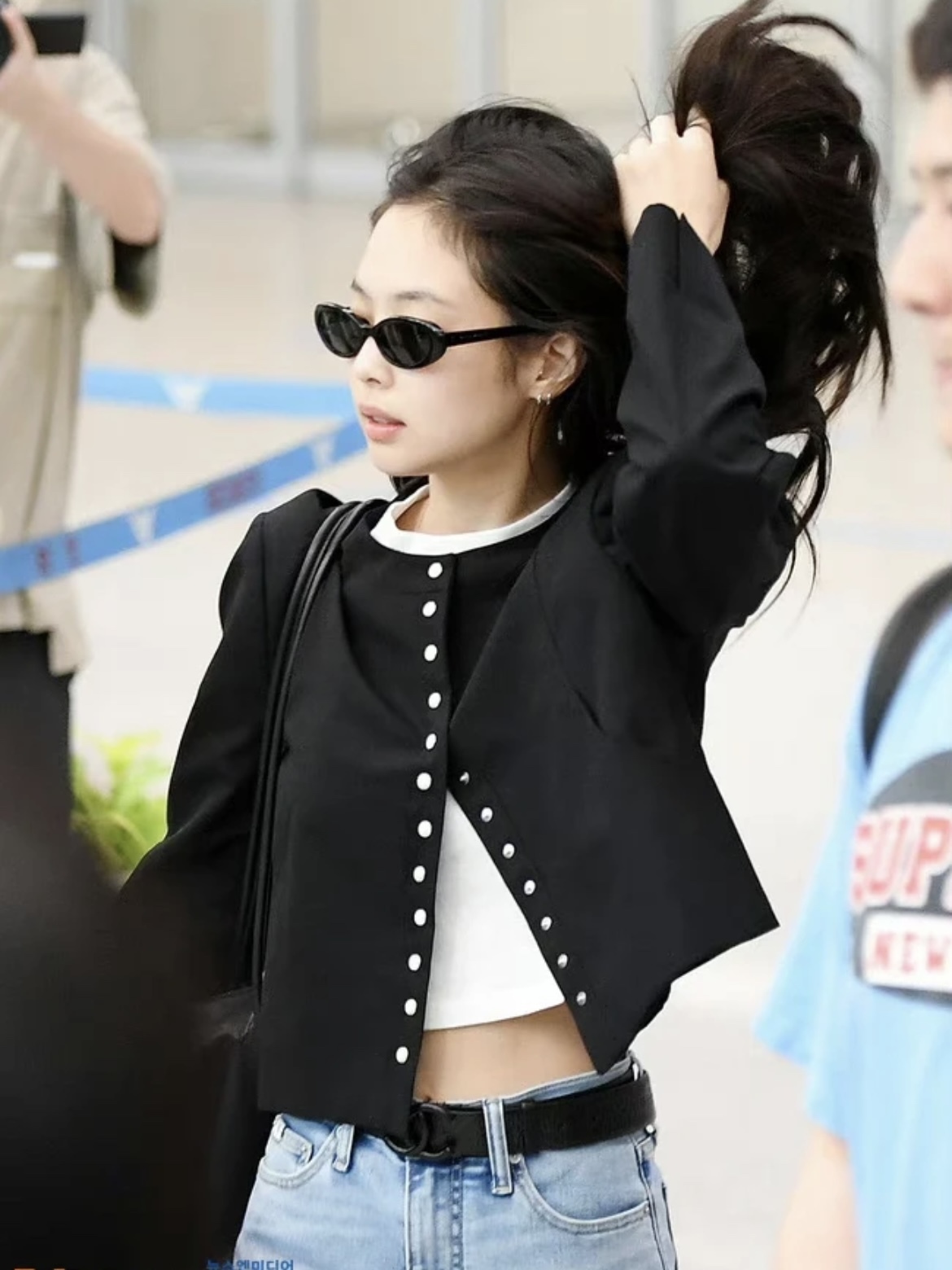 Blackpink Jennie Inspired Black Round-Neck Cropped Jacket