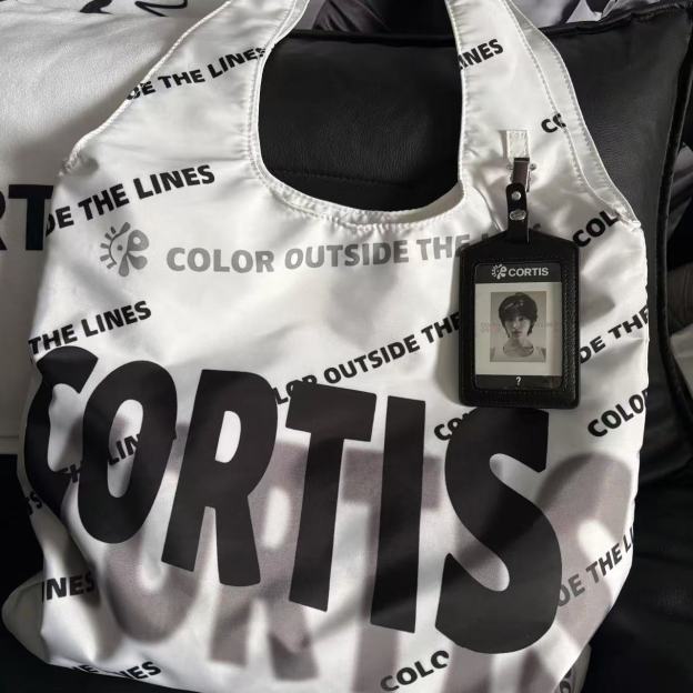 CORTIS Letter Print Casual Tote Bag