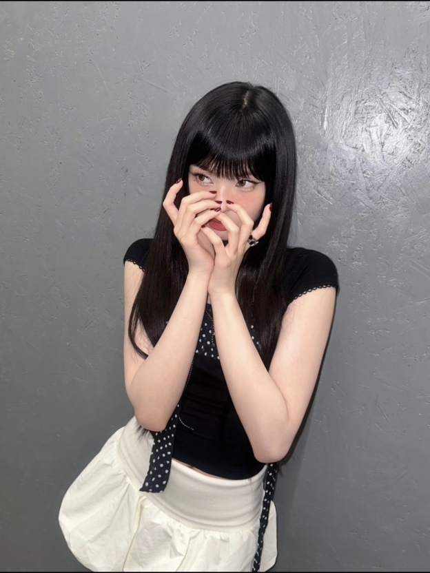 Lesserafim Sakura&Babymonster Chiquta Inspired Polka Dot Crop Top Shorts Set